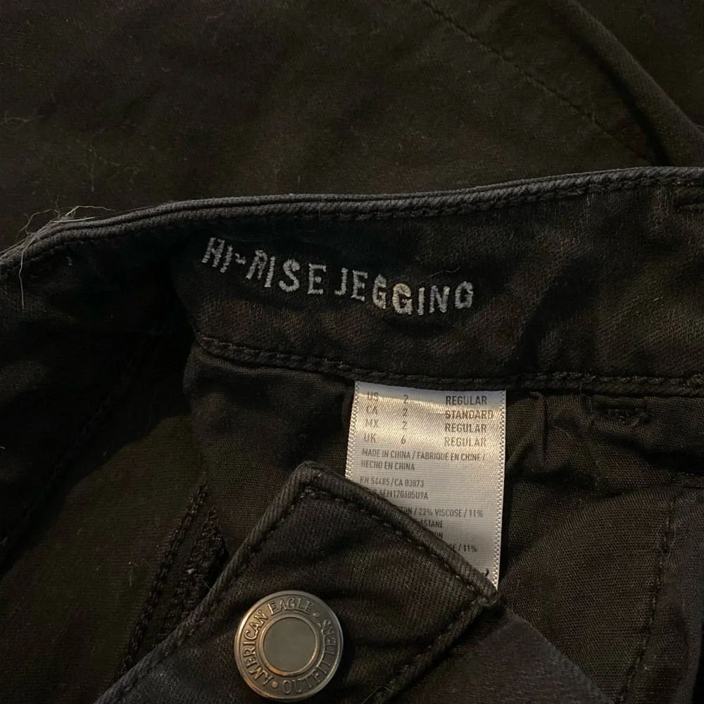 Distressed High Rise Jegging - Picture 6 of 6